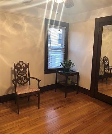 3rd image of 149 Grand St