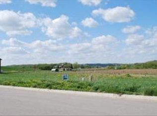 402 Russell Dr S, Holmen, WI 54636