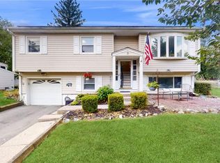 8 Shepard Rd, Warwick, NY 10990