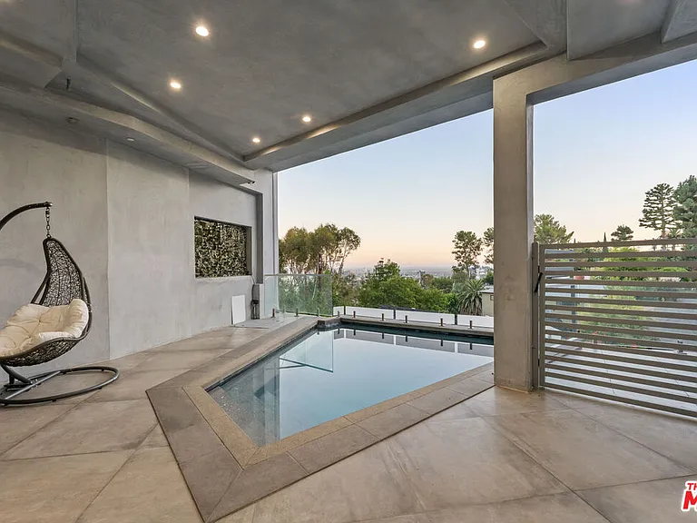 6181 Temple Hill Dr — Photo 16