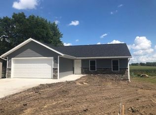 907 Battles Dr, Maquoketa, IA 52060