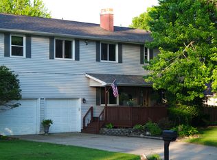 1664 Bridge Ave, Galesburg, IL 61401
