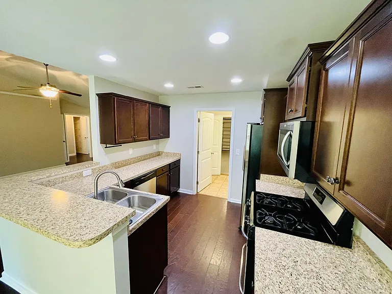 1404 Abberbury Dr — Photo 8