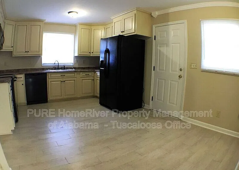 3 bed, 2.0 bath, 1653 sqft, $1,545 — Photo 3