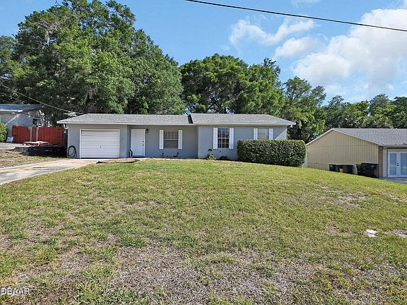 4th image of 555 Sandy Pines Dr