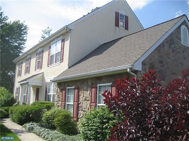 2nd image of 1146 Harrogate Way