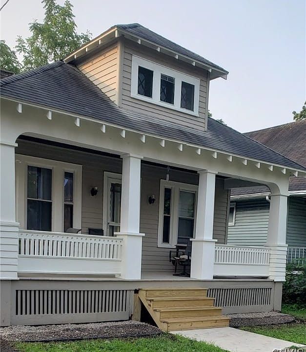 1st image of 1215 Mathews Ave