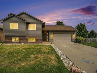 6008 S Hallow Ave, Sioux Falls, SD, 57106