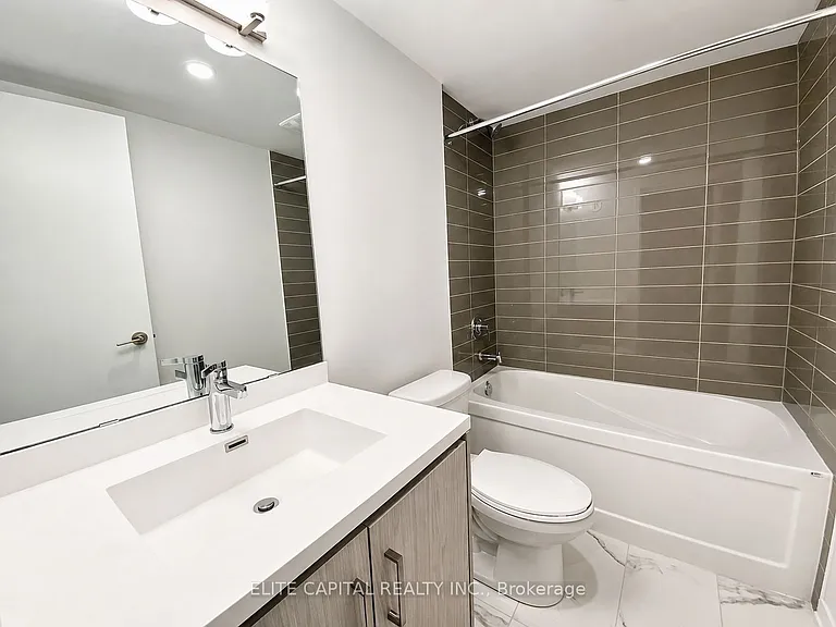 100 Honeycrisp Cres #Townhouse 351 — Photo 12
