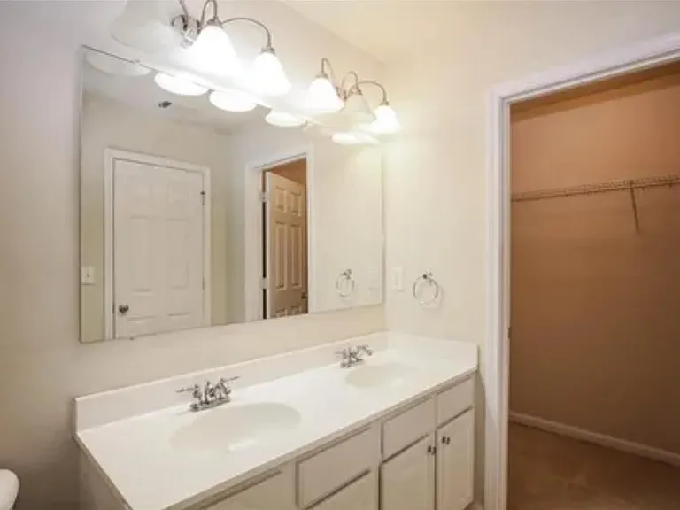 2210 Landing Walk Dr #2210 — Photo 7