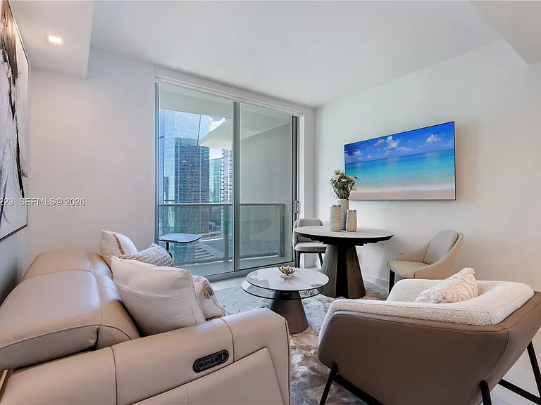 77 SE 5th St #3605 — Photo 2