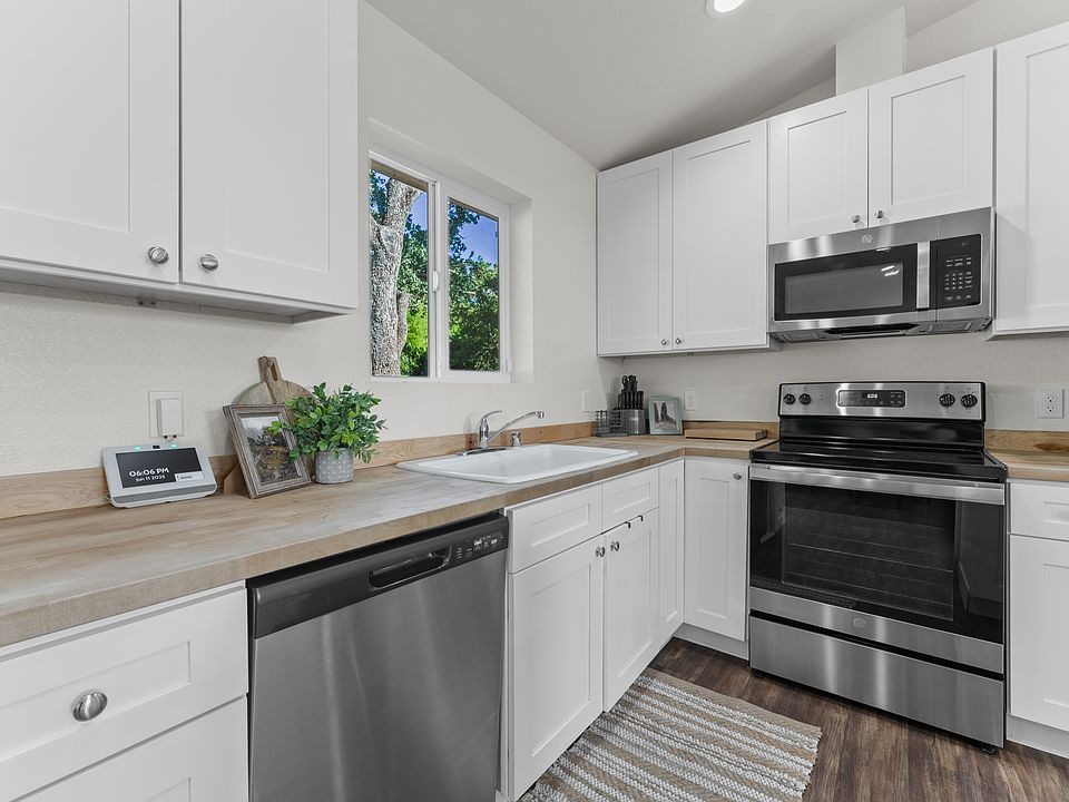 1st image of 56 Valley View Dr