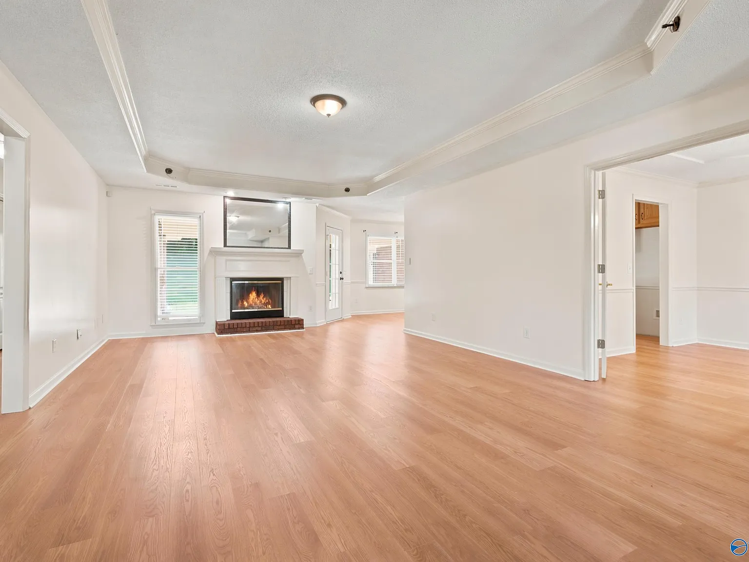 4 bed, 3.0 bath, 2600 sqft, $2,495 — Photo 3