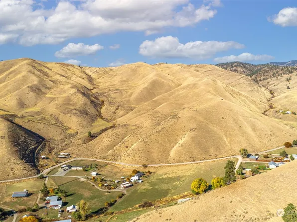 7724 Nahahum Canyon Road, Cashmere, WA 98815