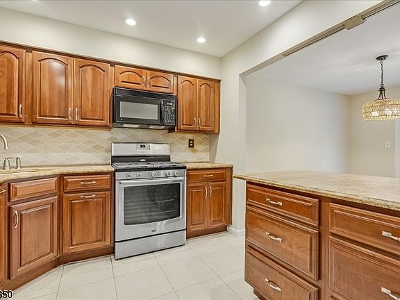 2nd image of 83 Patriots Rd