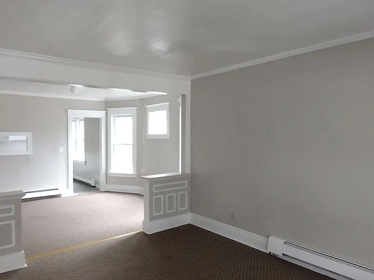 2128 Genesee St — Photo 6