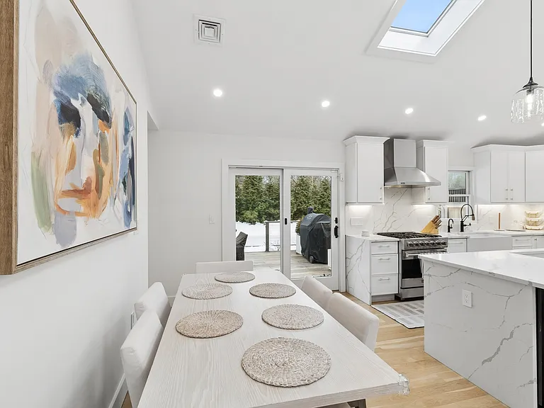 38 Sandra Rd — Photo 11