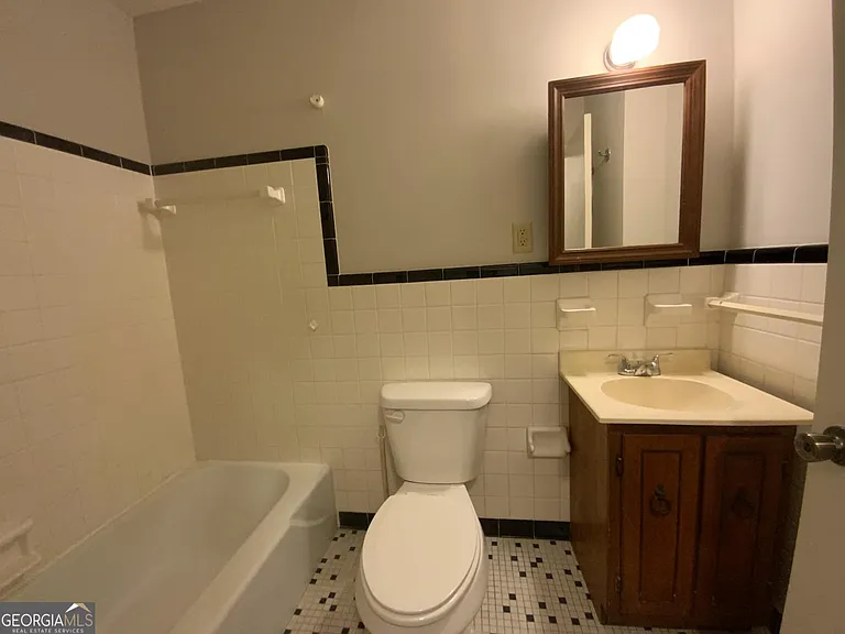 404 Marvin Ave — Photo 11