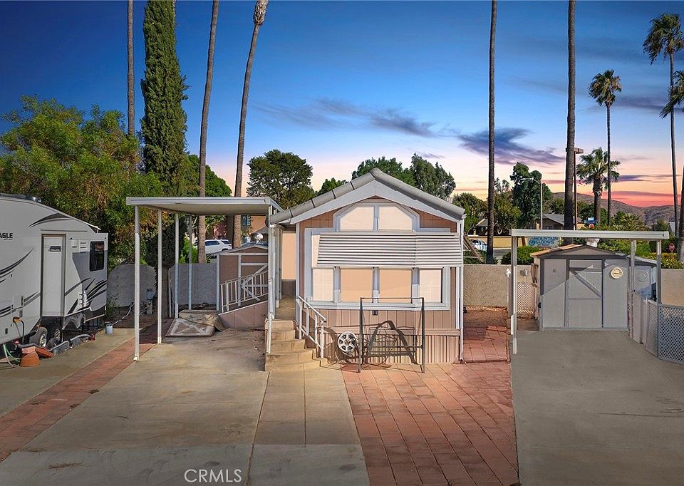 1st image of 1295 S Cawston Ave Space 11