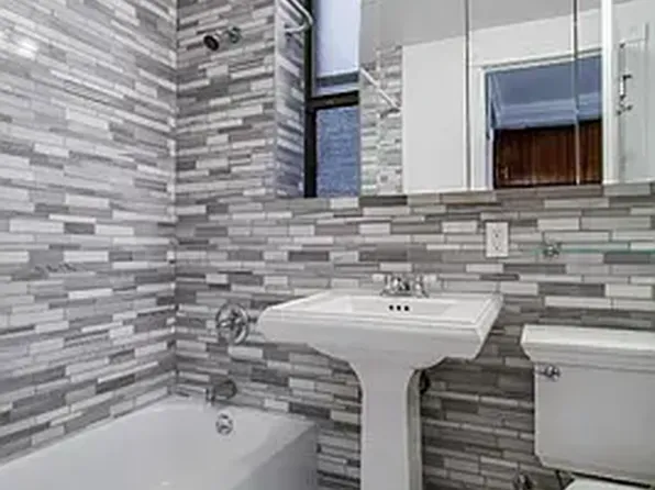 336 East 18th Street image 4 of 5