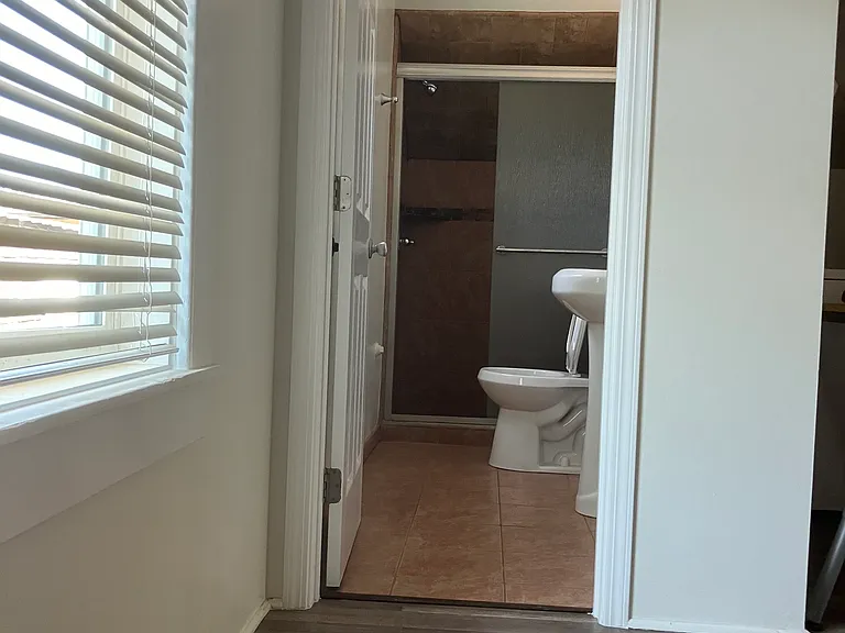 411 Cedar St #C — Photo 11