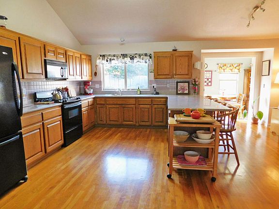 2nd image of 5738 Matsen Way