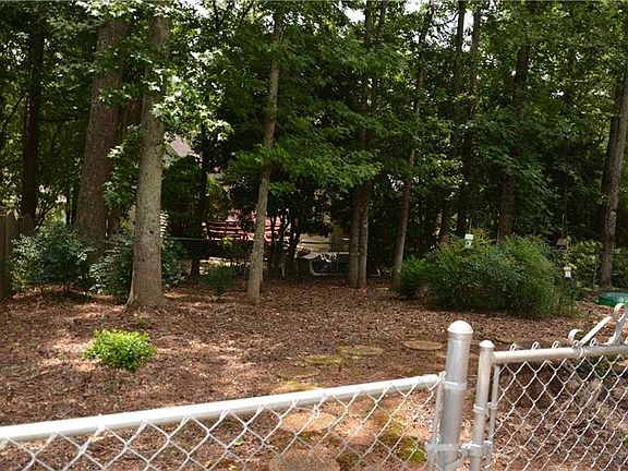 5th image of 1588 Glencrest Trl
