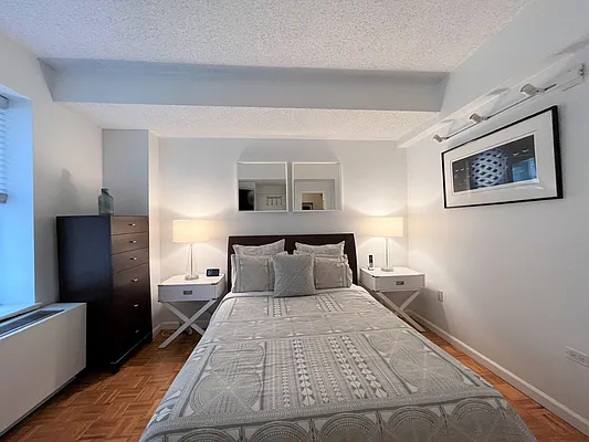 Rented by Global Realty Opportunities | media 44