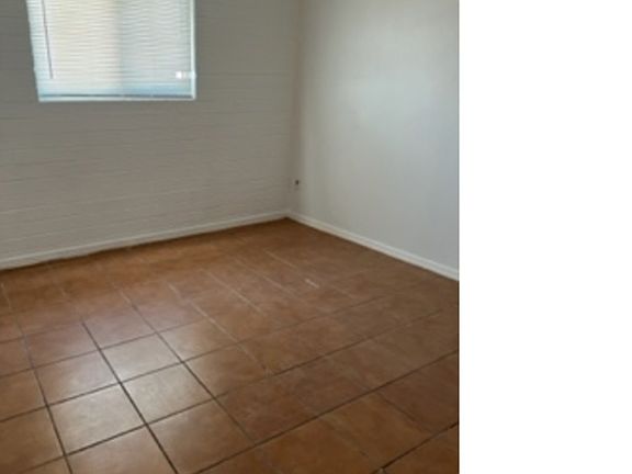 5th image of 4160 N Cameron Dr #2