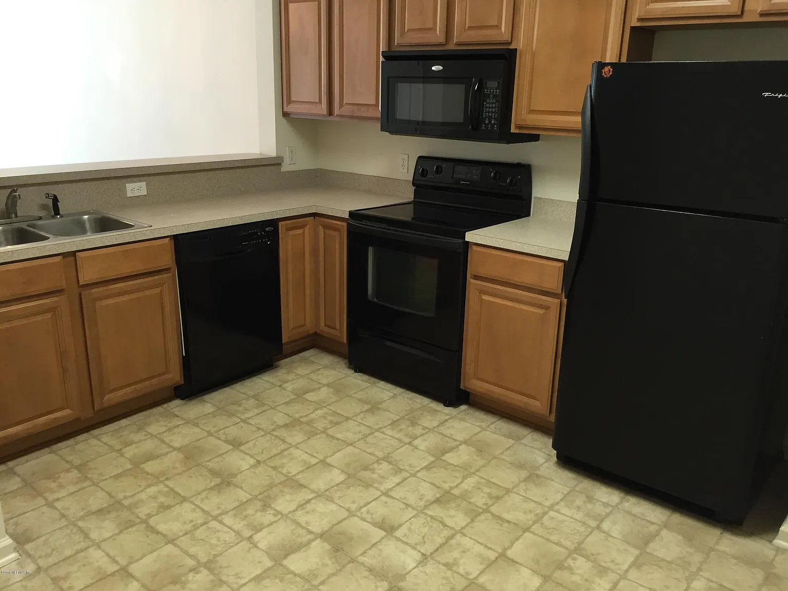 2 bed, 2.5 bath, 1222 sqft, $1,695 — Photo 4