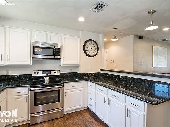 5th image of 7221 Maxwell Ct