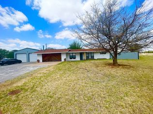 1221 E 1st St, Cordell, OK 73632