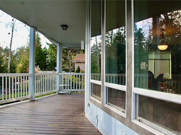 Large wrap around deck.