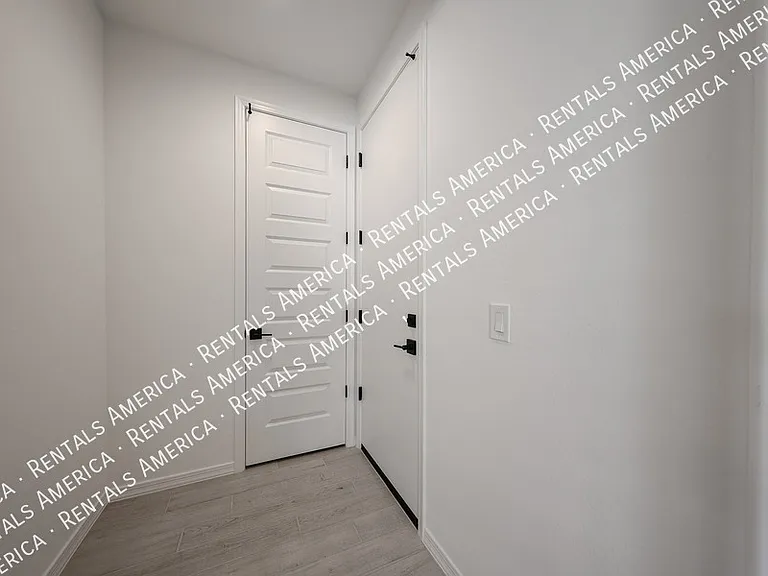 8725 W Windsor Blvd — Photo 18