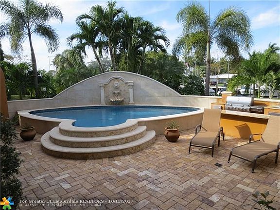3rd image of 2100 Bel Air Dr