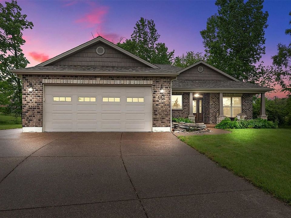 1st image of 380 Gardenia Dr