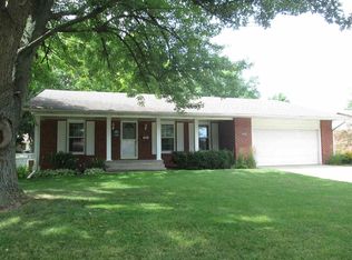 1715 Deppert Dr, Pekin, IL
