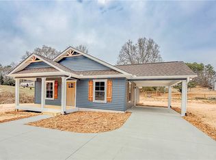 433 Forest Acres Cir, Walhalla, SC 29691