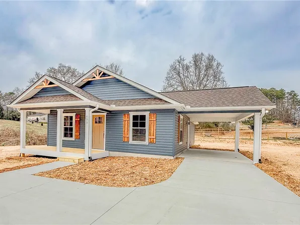 433 Forest Acres Cir, Walhalla, SC 29691