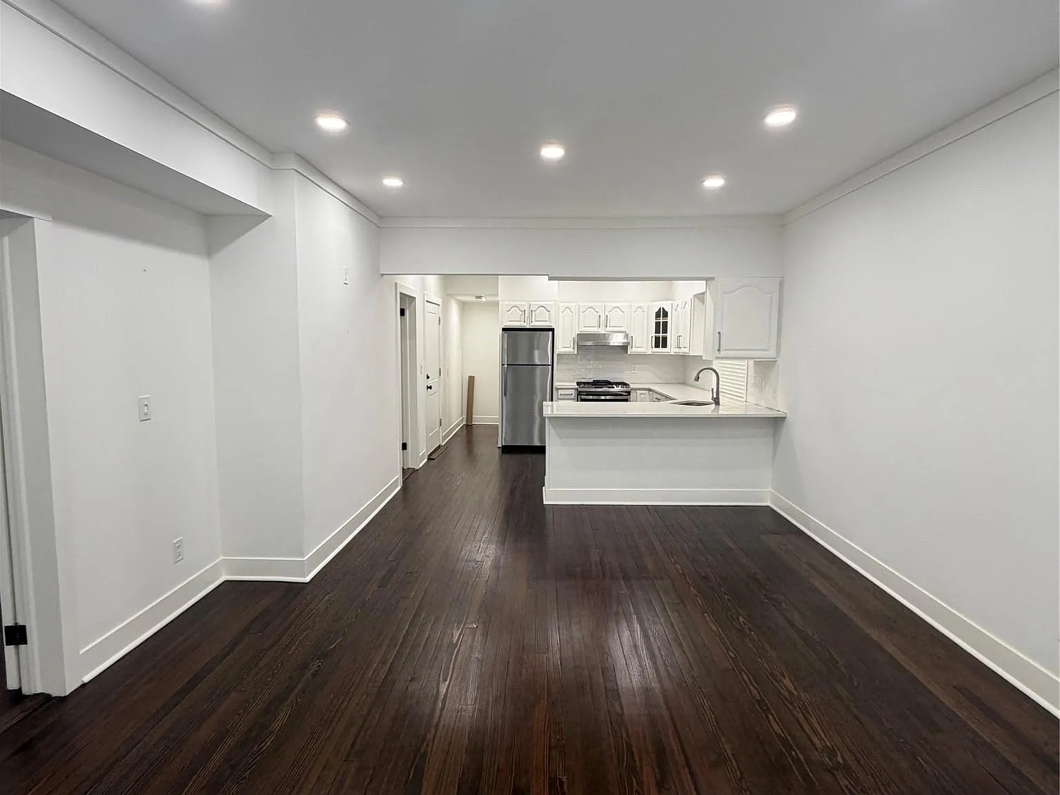 2 bed, 1.0 bath, 1200 sqft, $4,000 — Photo 1