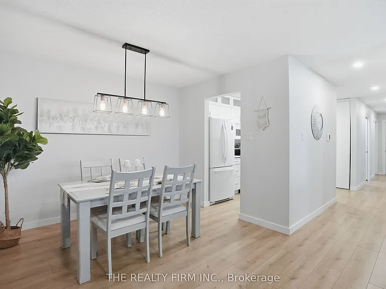 735 Deveron Cres #310 — Photo 7