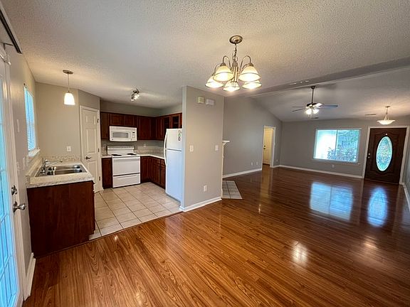 3rd image of 172 Sandy Hollow Dr NW