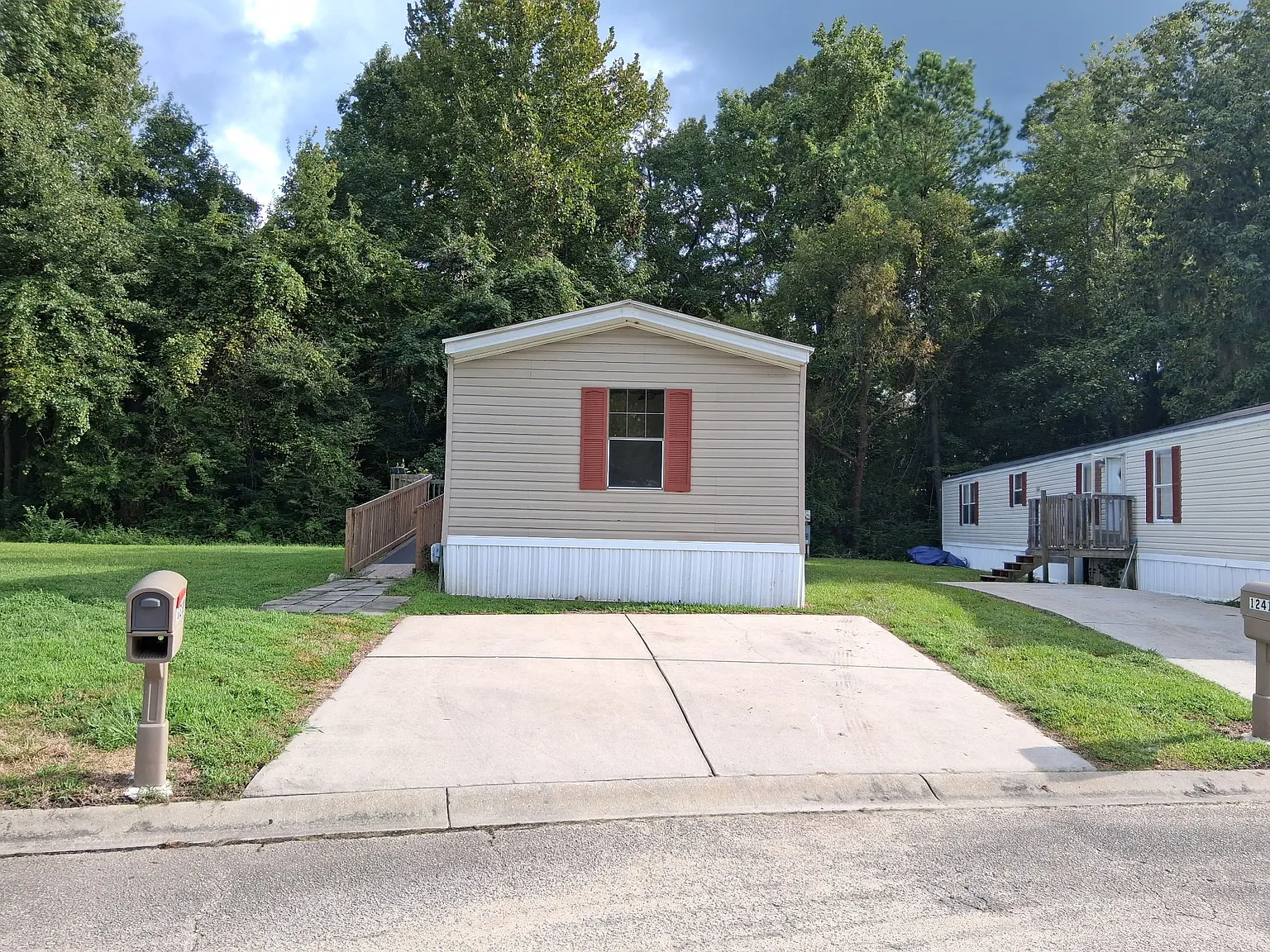 3 bed, $1,250 — Photo 2