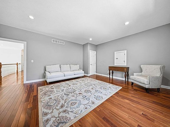 2nd image of 5348 Lynbrook Ln