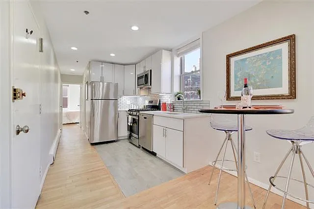 233 Grand St #3L — Photo 8
