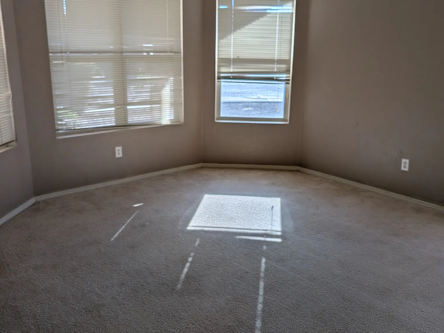 3 bed, 2.5 bath, 2742 sqft, $2,595 — Photo 4