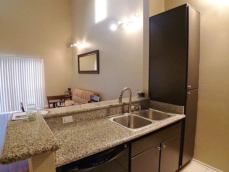 Villa De Adel Apts — Photo 199