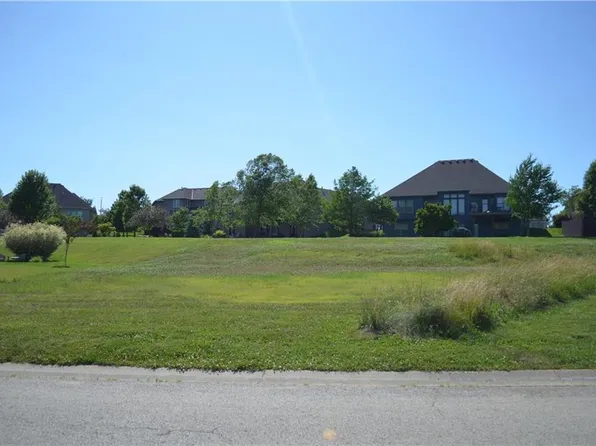 7850 N Kirkwood Ave, Kansas City, MO 64151