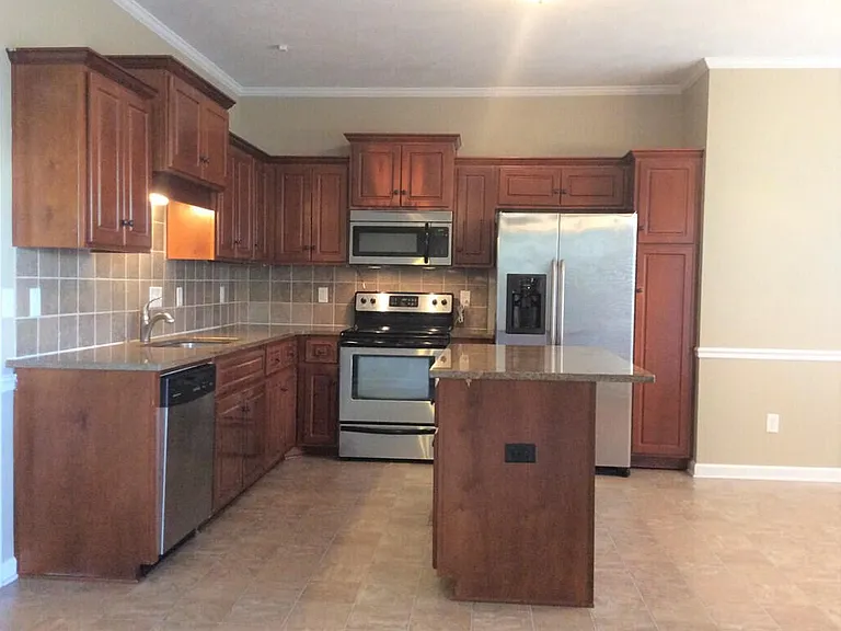 1079 Grove Landing Ln — Photo 9