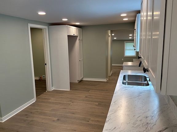 4th image of 9 Maple St